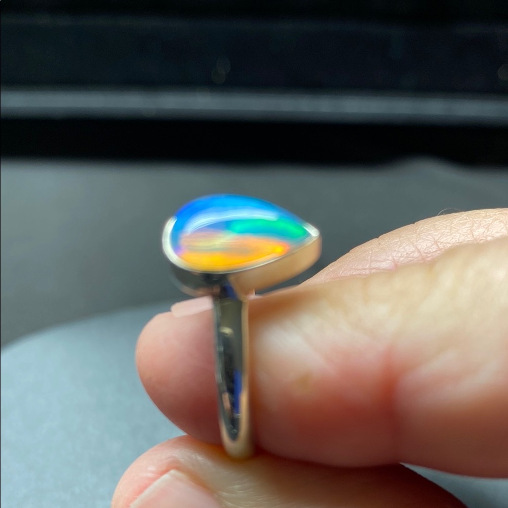 Ethiopian Opal Ring Size 9 in Solid Sterling Silver 925 - Picture 5 of 8